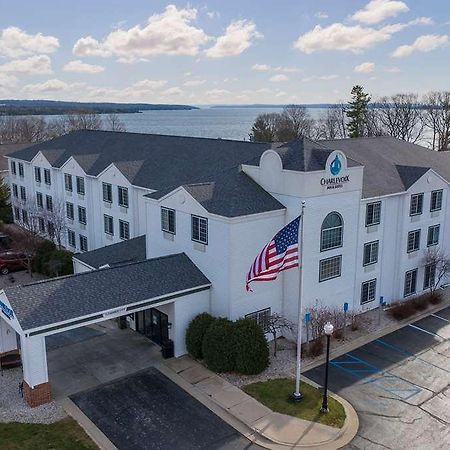 Charlevoix Inn & Suites Surestay Collection By Best Western Eksteriør billede