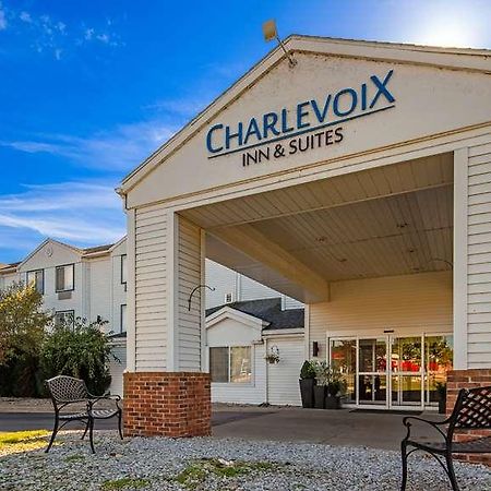 Charlevoix Inn & Suites Surestay Collection By Best Western Eksteriør billede
