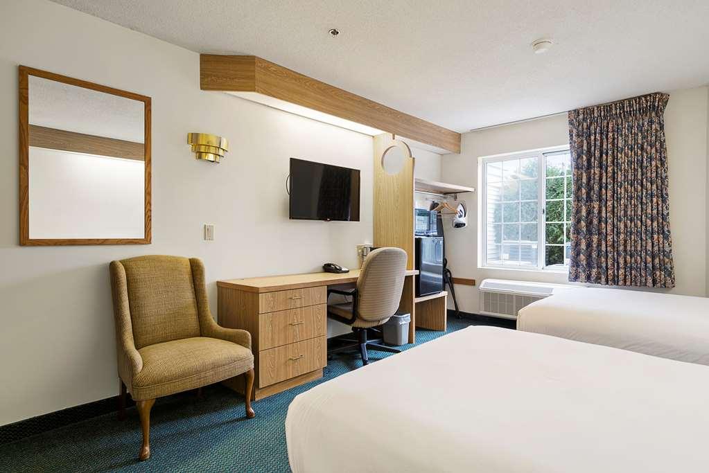 Charlevoix Inn & Suites Surestay Collection By Best Western Værelse billede