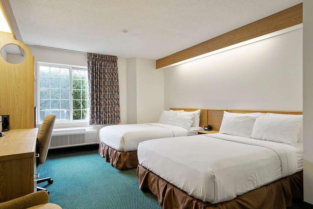 Charlevoix Inn & Suites Surestay Collection By Best Western Værelse billede