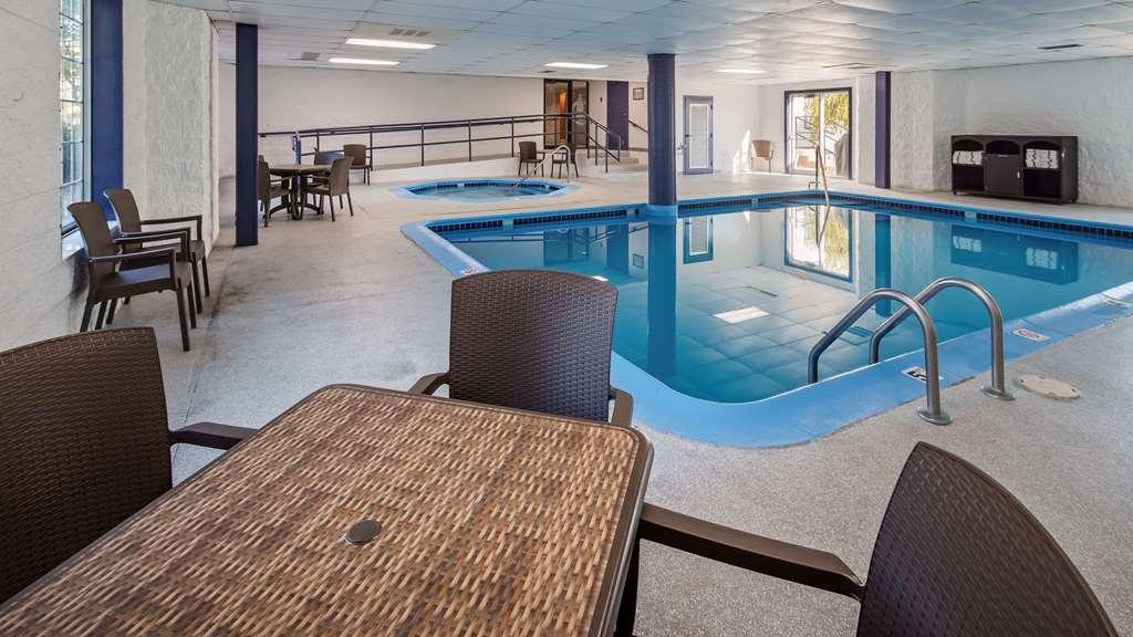 Charlevoix Inn & Suites Surestay Collection By Best Western Faciliteter billede