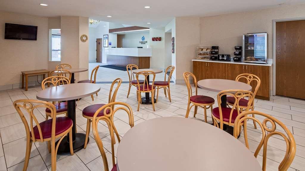 Charlevoix Inn & Suites Surestay Collection By Best Western Eksteriør billede
