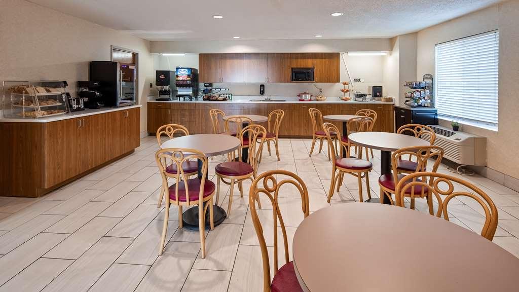 Charlevoix Inn & Suites Surestay Collection By Best Western Eksteriør billede